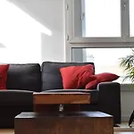 2 Bedroom Flat Near Pere Lachaise