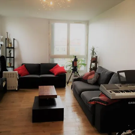 2 Bedroom Flat Near Pere Lachaise Appartamento
