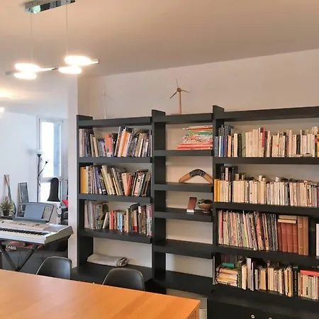 2 Bedroom Flat Near Pere Lachaise Appartamento *
